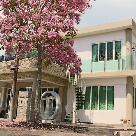 Tropical Villa Kuantan Exterior foto